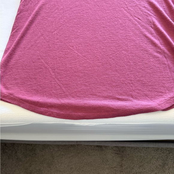 Athleta Linen Blend V-Neck T-shirt size large EUC - Picture 4 of 5